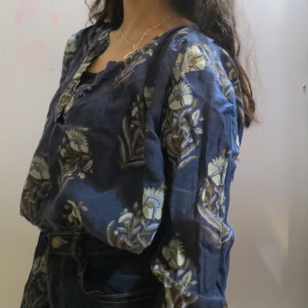 Blue long sleeve shear top in small.